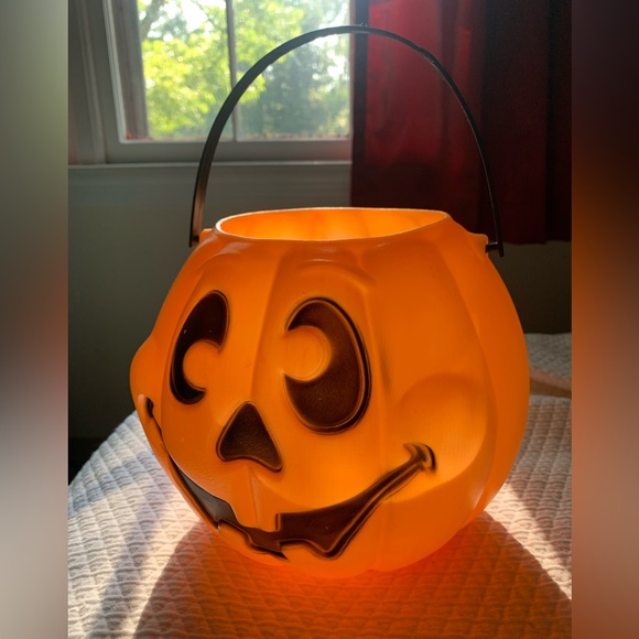 Grand Venture 1997 Jack O’ Lantern Halloween Candy Bucket - Picture 1 of 5